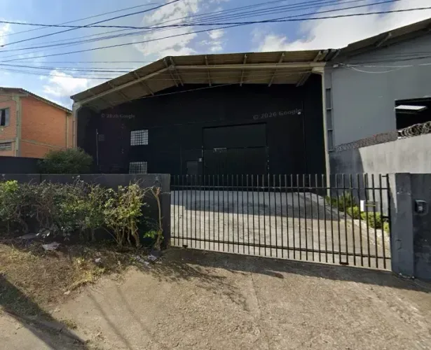 ALUGA-SE BARRACÃO PINHAIS 448,38m²