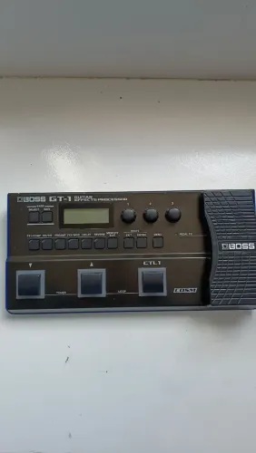 Pedaleira BOSS gt-1 Com fonte original