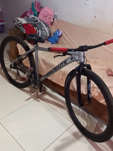 Bicicleta Absolute Nero 5 aro 29 Bem conservada com freio a óleo Shimano Guidon voador 