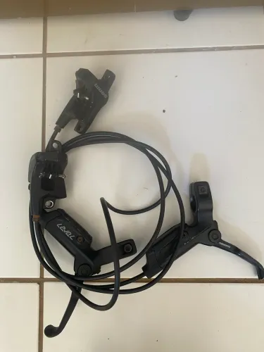 PAR DE FREIOS SRAM LEVEL ZERADOS 