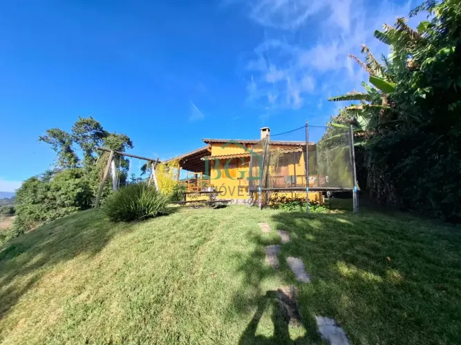 Excelente sítio á venda á 15 minutos do Centro da Cidade de Poços de Caldas MG.