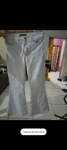Calça flare branca 48