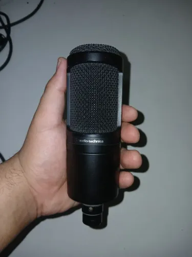 Audio-Technica Microfone Condensador AT2020