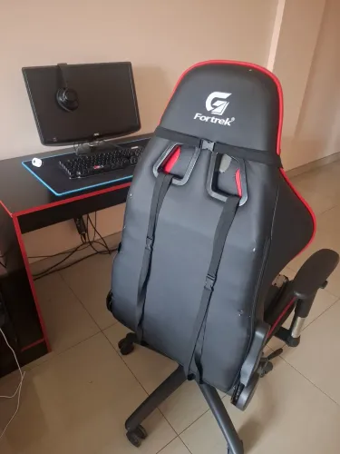 Cadeira gamer com mesa 
