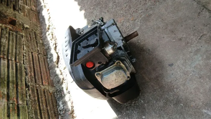 Motor de cortador de grama