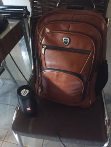 Vendo mochila mais caixinha de som