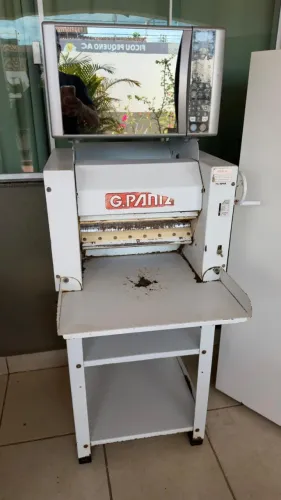 Máquina de fazer salgados