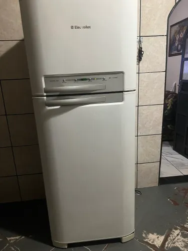 Vendo geladeira Electrolux fRost Free