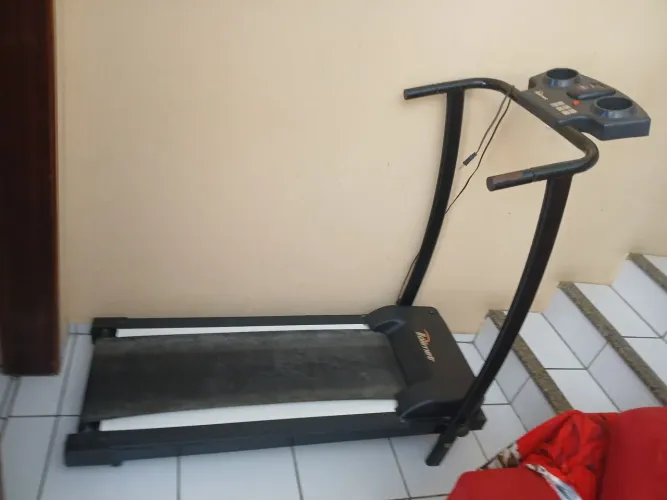 Vendo esteira 600 reais *47