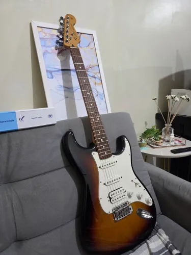 Guitarra Fender Stratocaster México 2011 HSS