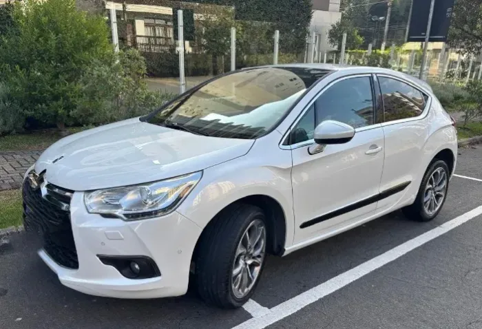 Citroen DS4 1.6 Turbo 16V 5P Aut. 2013