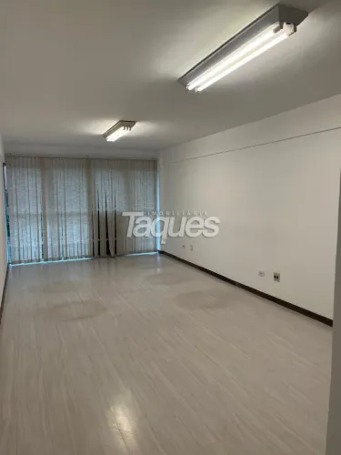 CONJUNTO SALA COMERCIAL para alugar com 42.4m² por R$ 1.200,00 no bairro Centro Cívico - C