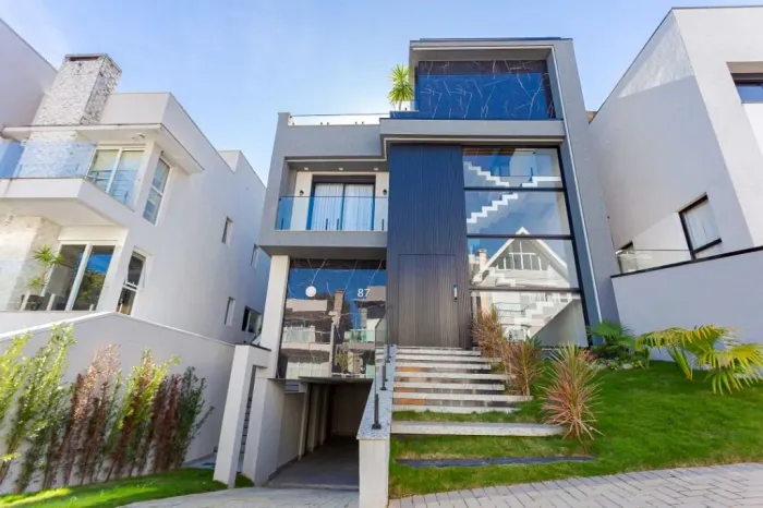 Sobrado com 3 dormitórios à venda, 334 m² por R$ 2.490.000,00 - Santa Quitéria - Curitiba/