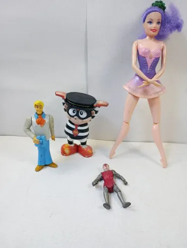 Brinquedos McDonald's 2006 - Hambúrguer-Ladrão, Bailarina e Fred Jones