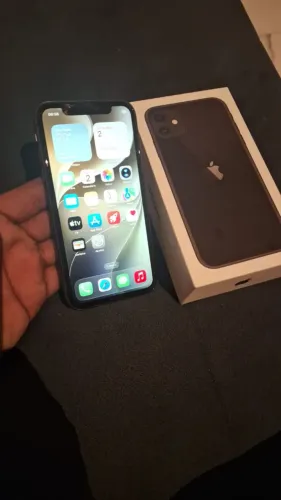 Vendo iPhone 11 vai carregador caixa funcionando perfeitamente