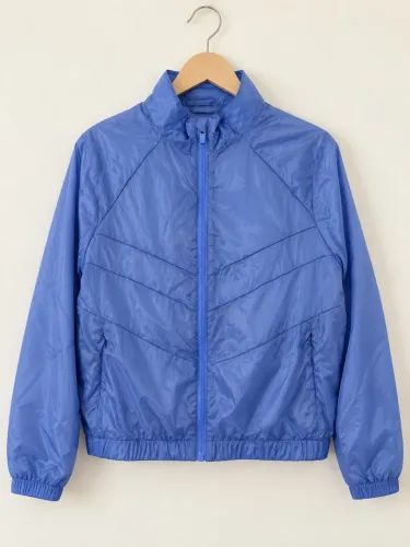 Roupa de academia ventosa