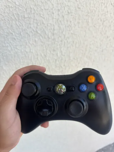 Controle de Xbox original e revisado