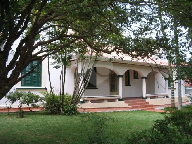 Casa térrea com 4 quartos à venda ou para locação em Horto florestal - SP