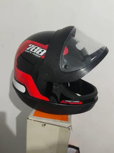 Vendo dois capacetes por R$200 Pro Tork 788, TAM 58 e 60