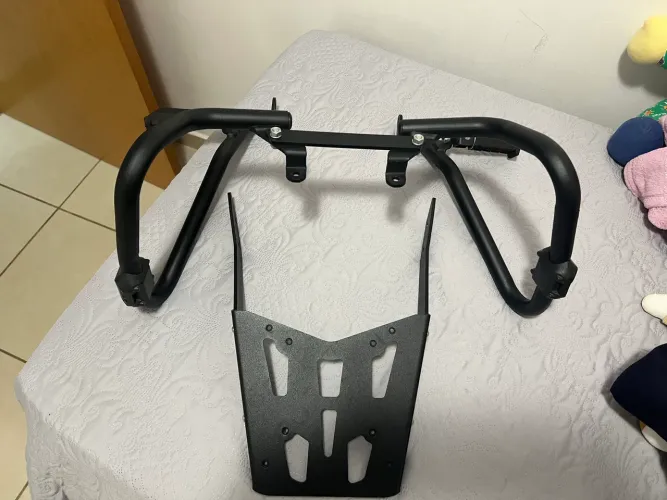 Protetor de carenagem e bagageiro CB300F