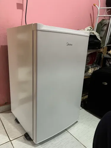 Frigobar Midea 124L Branco com Gaveta