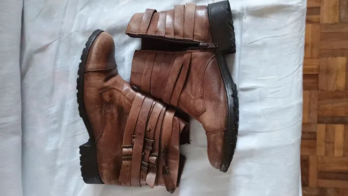 BOTA NUN. 38 DE MARCA