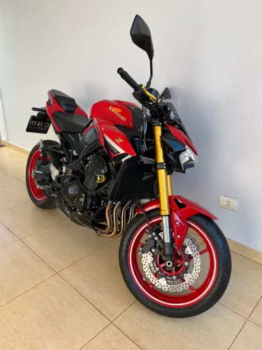 Kawasaki z900 super nova