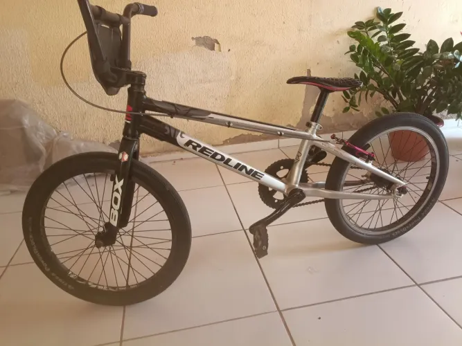 Bicicleta mountain bike de carbono aro 20