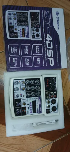 Mesa de som Waldman ST-4DSP