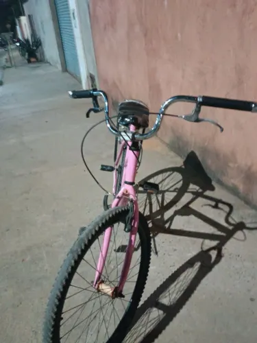 Vende-se bicicleta aro 26 tudo novo só pegar e andar
