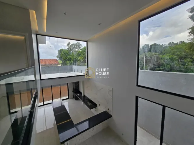 Casa Sobrado a venda, bairro Anápolis City - 4 Suítes - Rua sem Saída URGENTE