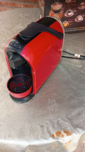 Máquina de Café expresso Três