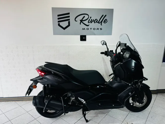 YAMAHA XMAX 300 CONNECTED