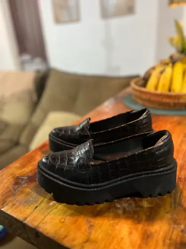 Sapato preto feminino 