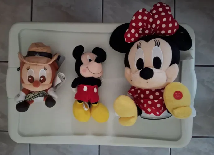 Minnie Mouse e Mickey Mouse ( 3 pelúcias por R$ 100,00 )