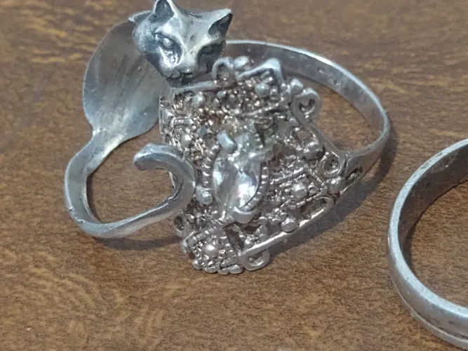 Conjunto de anéis prata de lei gatinho bali