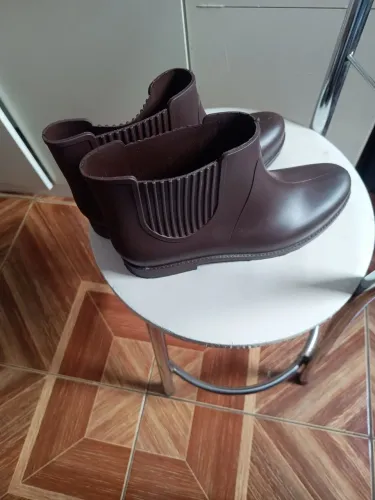 Bota emborrachado confortável antiderrapante para trabalhos