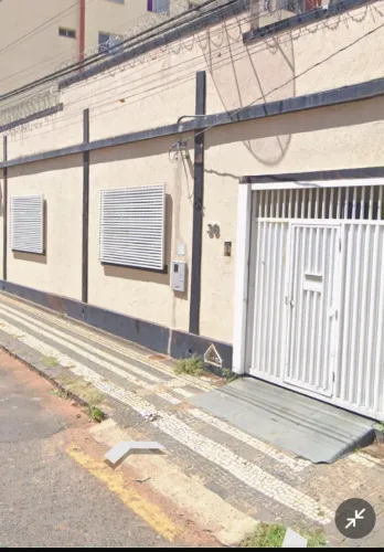 CASA A VENDA localização comercial no centro de Uberlândia 