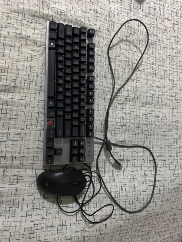 Teclado mecânico Logitech