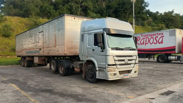 CONJUNTO CAVALO e CARRETA TRABALHANDO