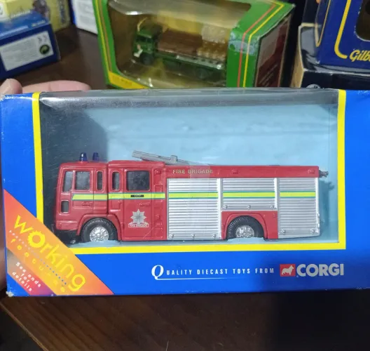 Miniatura CORGI - Volvo Fire Truck 1:50