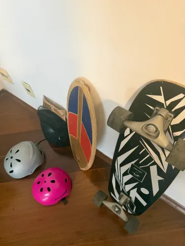 Kit Completo Carver Surfskate + Simulador de Surf + Capacetes + Proteções