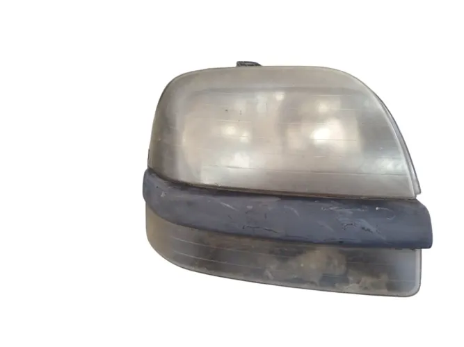 Farol Dianteiro Direito Fiat Doblô 2002 2003 2004 A 2011 Direito/passageiro