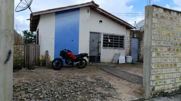 Vendo casa no Residencial Goiânia (Capitão Poço)