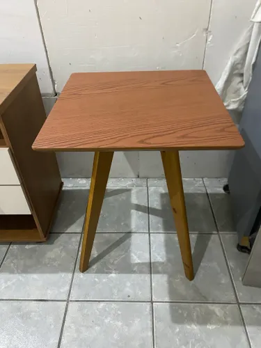 Mesa de canto