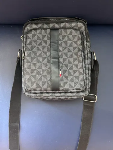 Bolsa Transversal Masculina Preta - Estilo e Praticidade