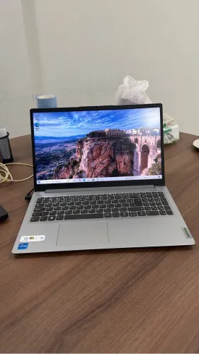 Notebook i5 12 geração Lenovo com 512 ssd 8 gb ram