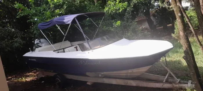 Lancha Carbrasmar 18 pés motor 140hp