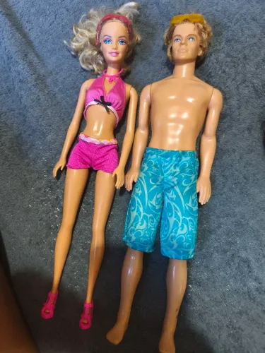 Barbie e Ken de praia