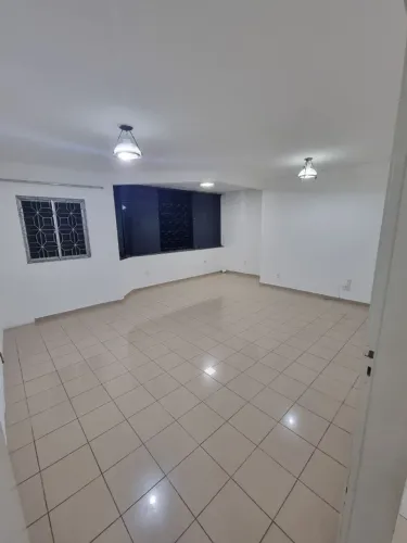 Apto Amplo 120m² em frente a Praça da Torre